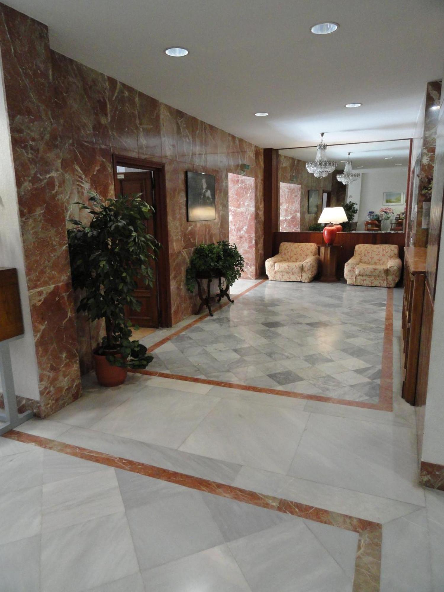 Hotel El Coloso Jerez de la Frontera Exteriör bild