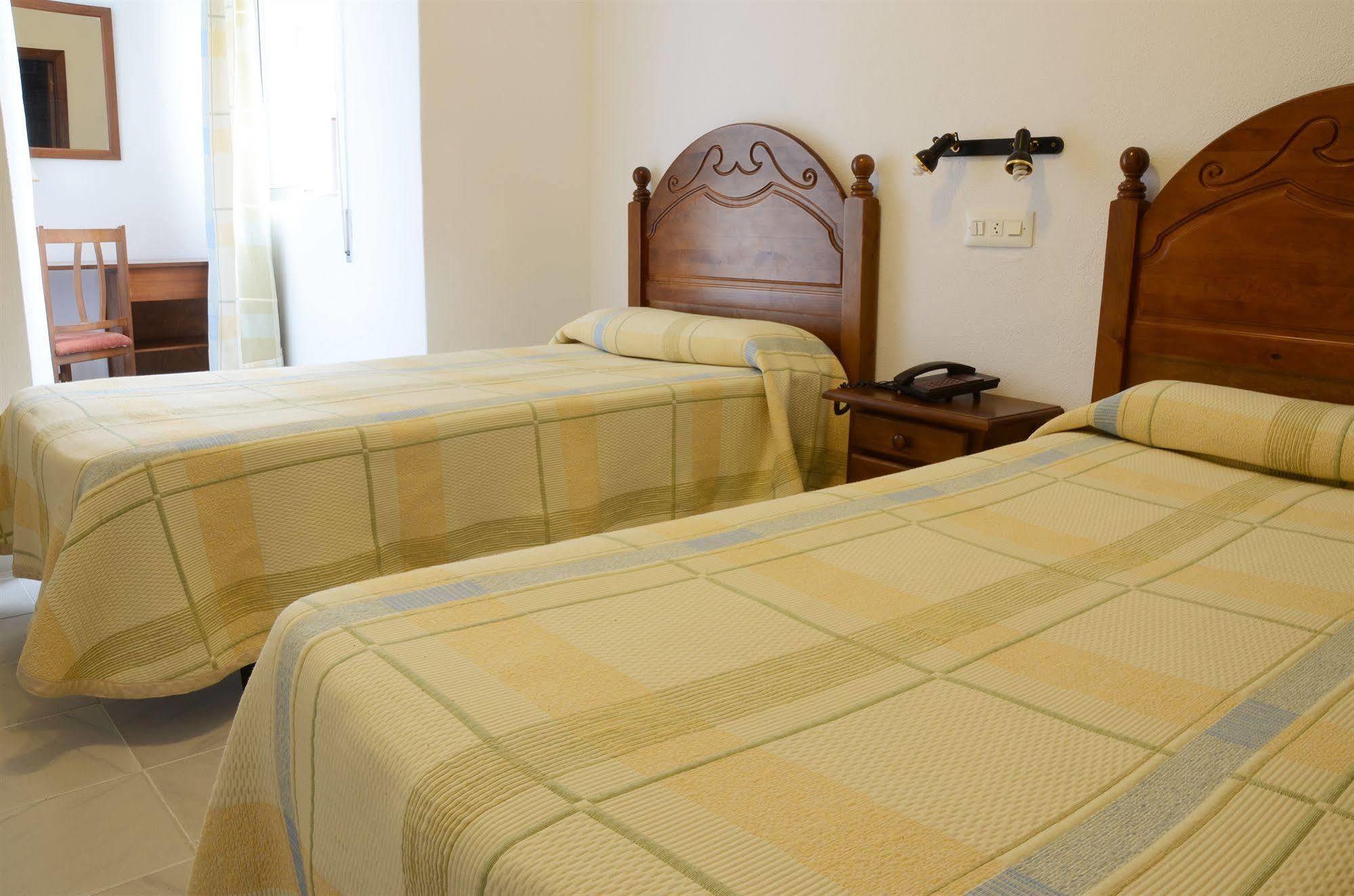 Hotel El Coloso Jerez de la Frontera Exteriör bild